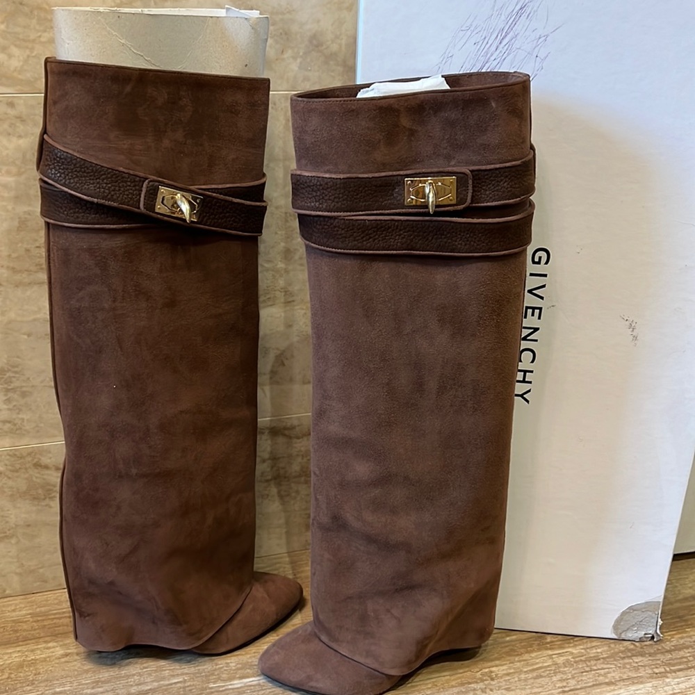 Givenchy boot wedge shark lock
